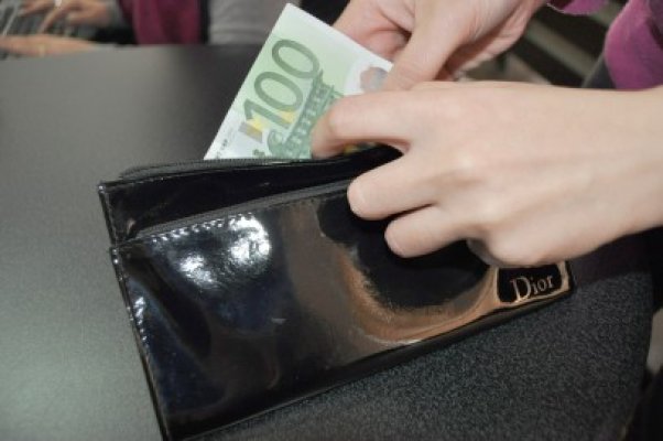 Euro sare de 4,47 lei